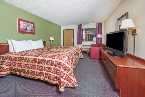 Days Inn by Wyndham New Market Battlefield image 11