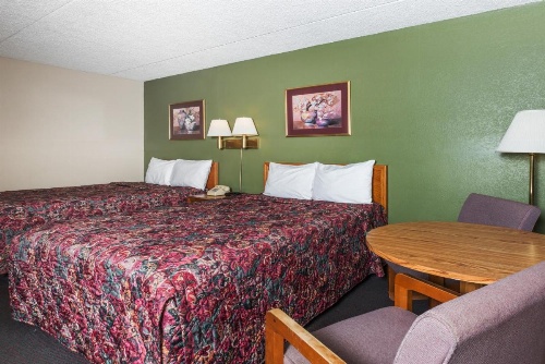 Days Inn by Wyndham New Market Battlefield image 12