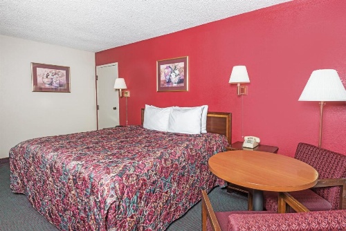 Days Inn by Wyndham New Market Battlefield image 18