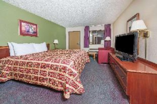 Days Inn by Wyndham New Market Battlefield image 2